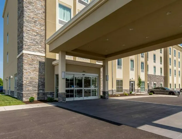 Comfort Inn & Suites – Harrisburg Airport – Hershey South hotel detail image 2