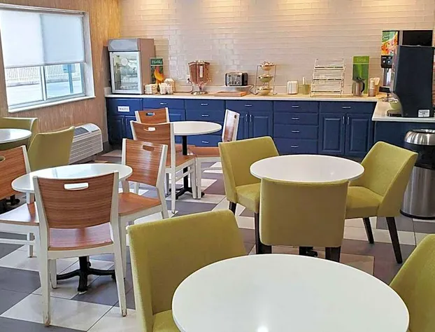 Wingate by Wyndham Uniontown hotel detail image 4