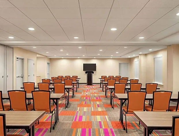 Home2 Suites by Hilton Woodbridge Potomac Mills hotel detail image 4