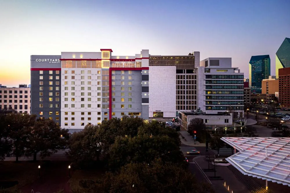 Courtyard by Marriott Dallas Downtown/Reunion District hotel hero
