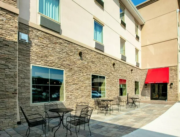 Comfort Suites Fishkill near Interstate 84 hotel detail image 1