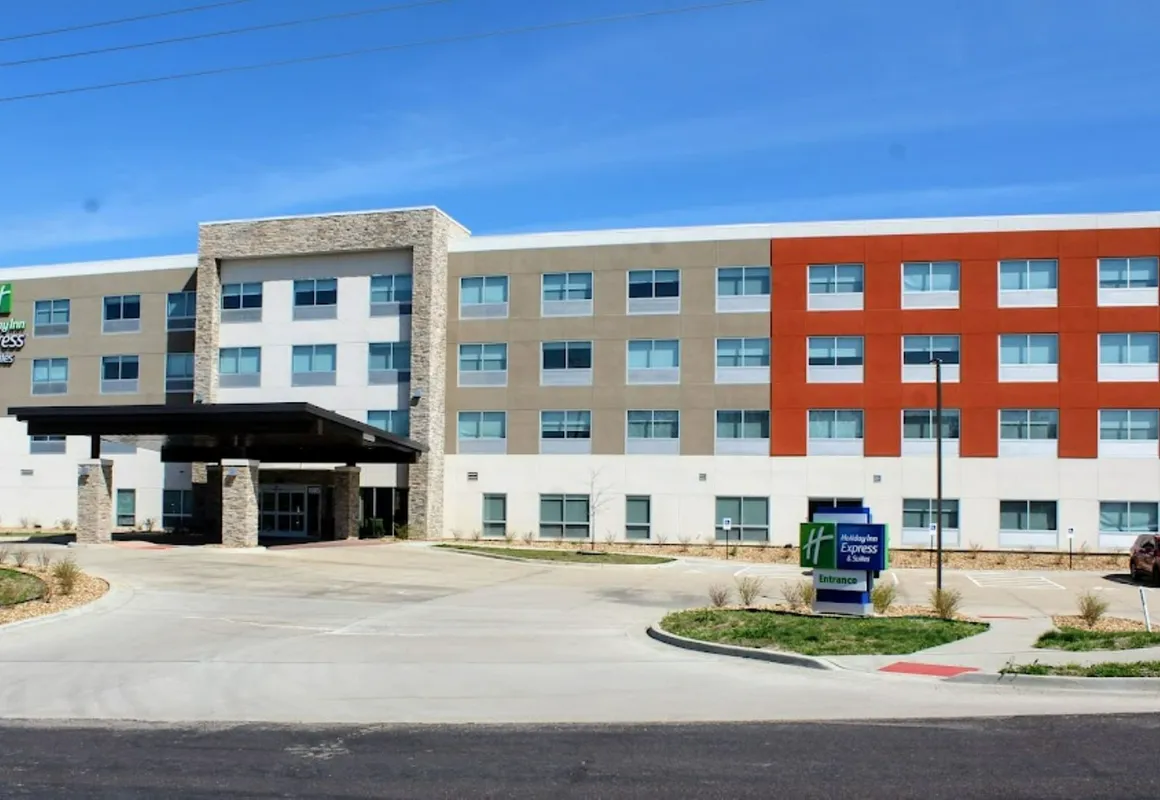 Holiday Inn Express & Suites Warrensburg North by IHG hotel hero