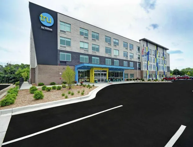 Tru by Hilton Grand Rapids Airport hotel detail image 1
