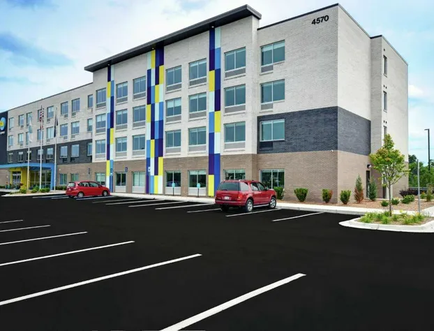 Tru by Hilton Grand Rapids Airport hotel detail image 2