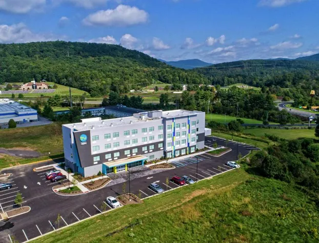 Tru By Hilton Roanoke Hollins hotel detail image 1