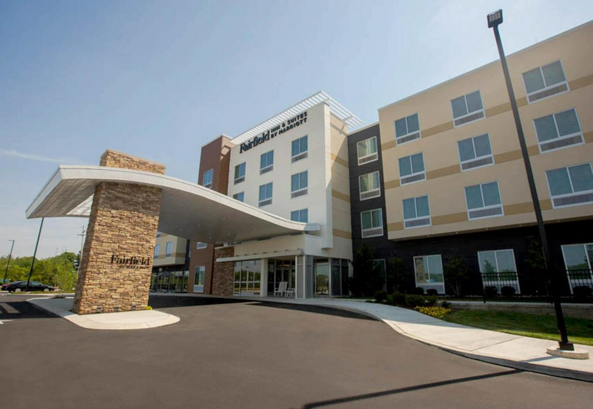 Fairfield Inn & Suites Philadelphia Broomall/Newtown Square hotel hero