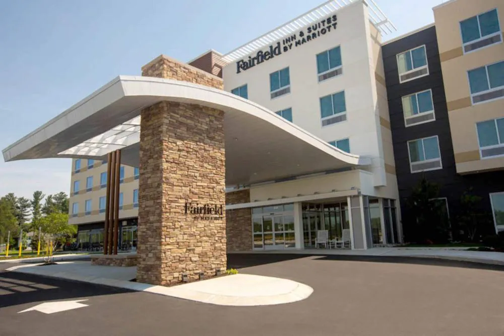 Fairfield Inn & Suites Philadelphia Broomall/Newtown Square hotel hero
