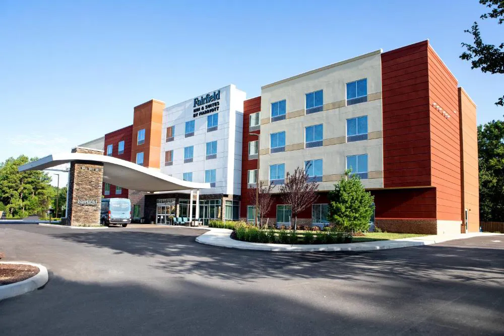Fairfield Inn & Suites by Marriott Richmond Airport hotel hero