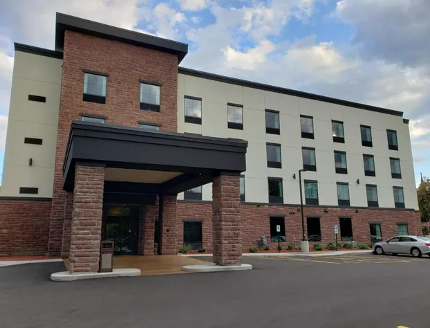 Cobblestone Hotel and Suites Janesville hotel detail image 2