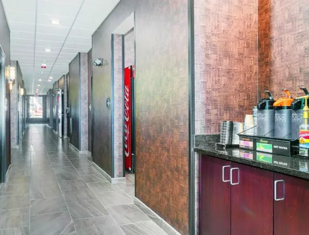 Cobblestone Hotel and Suites Janesville hotel detail image 3