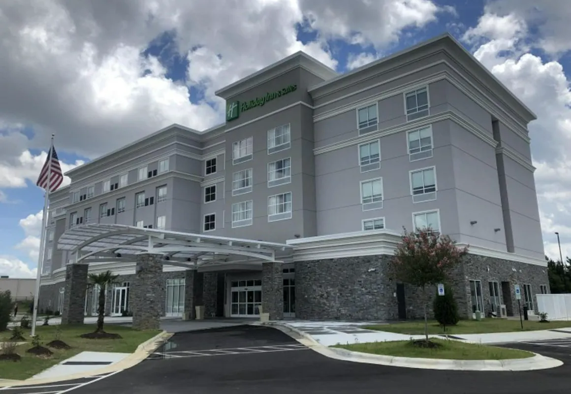 Holiday Inn Hotel & Suites Fayetteville W-Fort Bragg Area by IHG hotel hero