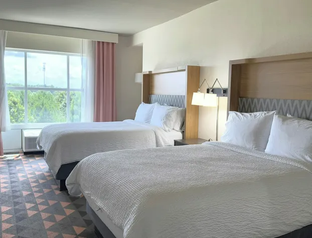 Holiday Inn Hotel & Suites Fayetteville W-Fort Bragg Area by IHG hotel detail image 3