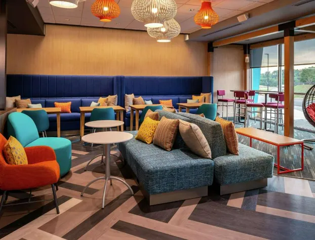 Tru By Hilton Staunton hotel detail image 3