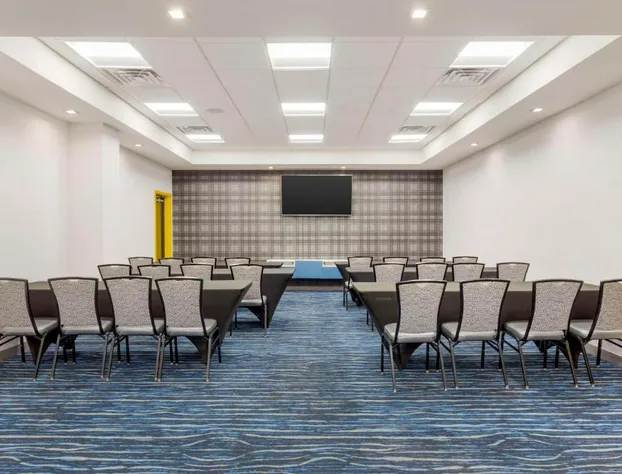 GLō Best Western Dallas South DeSoto hotel detail image 4