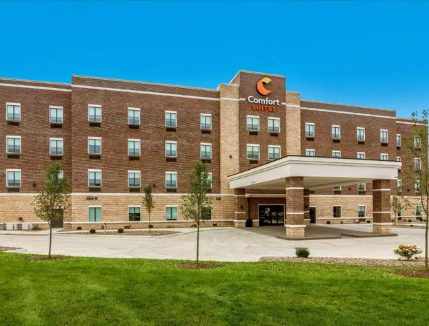 Comfort Suites Wooster near University Campus hotel detail image 3