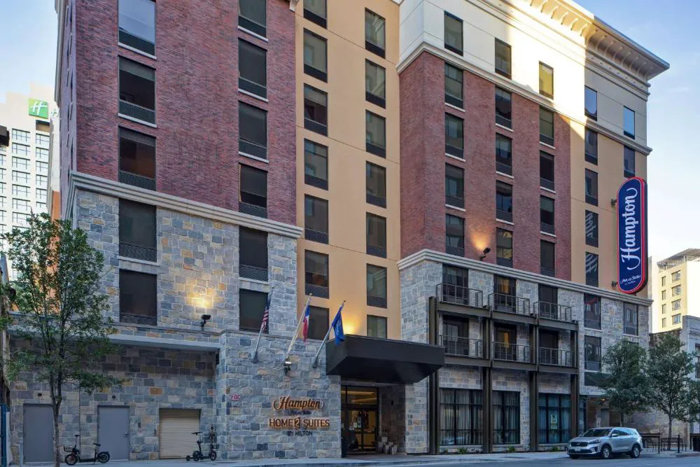 Hampton Inn & Suites San Antonio Riverwalk hotel hero