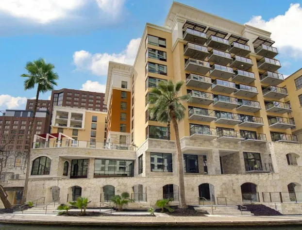 Hampton Inn & Suites San Antonio Riverwalk hotel detail image 1