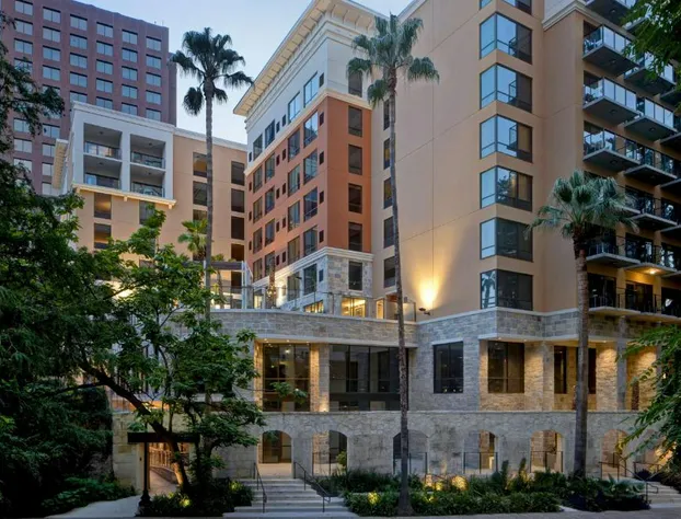 Hampton Inn & Suites San Antonio Riverwalk hotel detail image 2