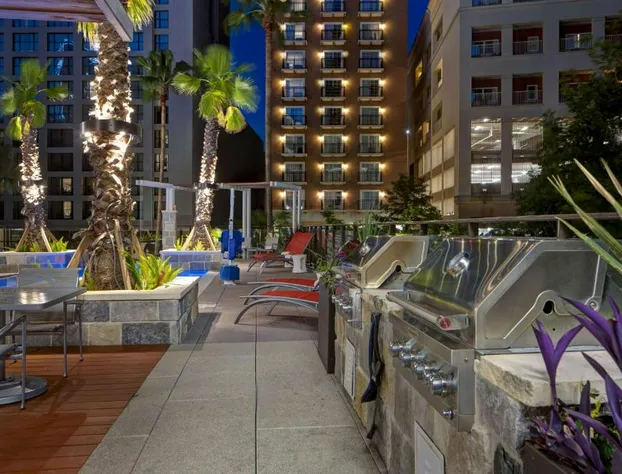 Hampton Inn & Suites San Antonio Riverwalk hotel detail image 3