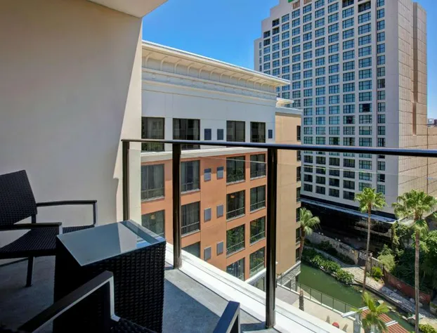Hampton Inn & Suites San Antonio Riverwalk hotel detail image 4