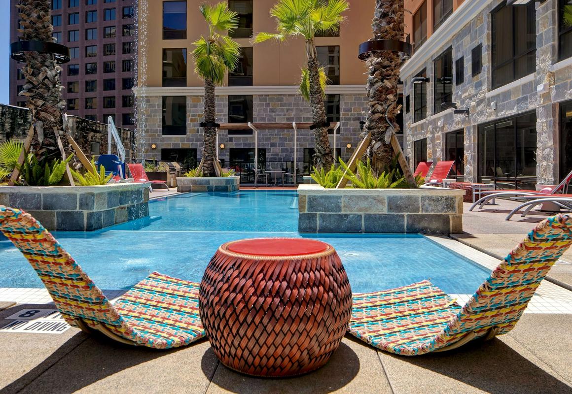 Hampton Inn & Suites San Antonio Riverwalk hotel hero