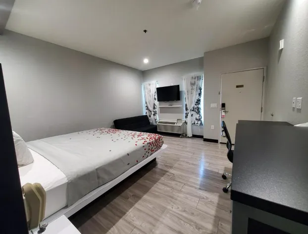 Crystal Inn hotel detail image 3