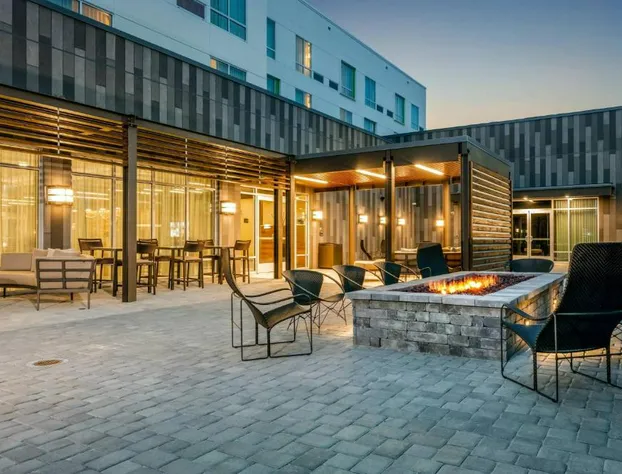 Courtyard by Marriott Savannah Airport hotel detail image 2
