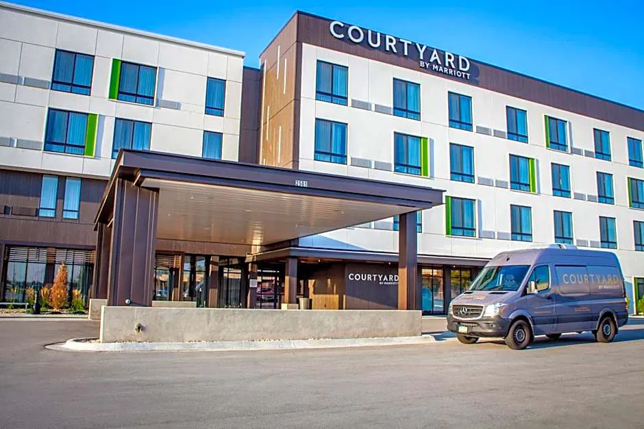 Courtyard by Marriott Omaha East/Council Bluffs, IA hotel hero