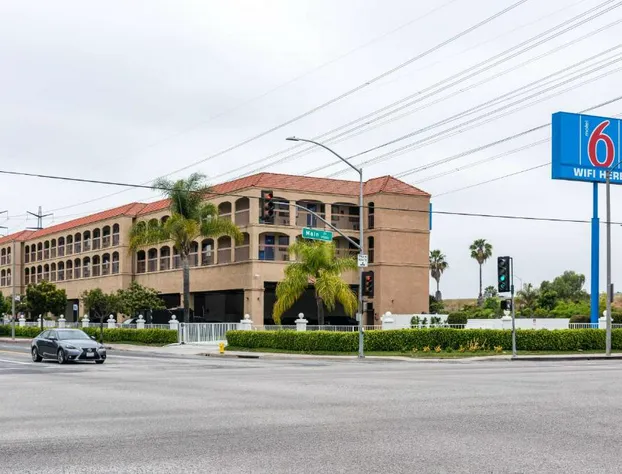 Motel 6 Gardena, CA - South hotel detail image 3