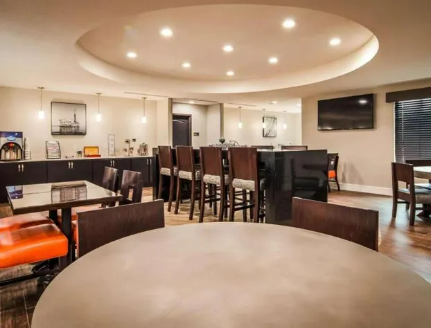 Best Western Plus Bay City Inn & Suites hotel detail image 3