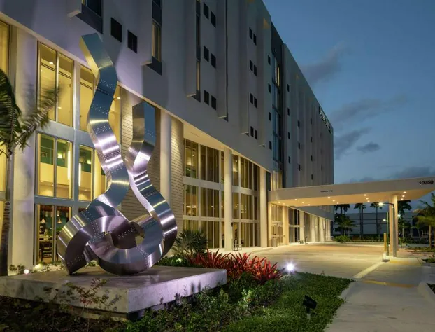 DoubleTree by Hilton Miami - Doral, FL hotel detail image 2