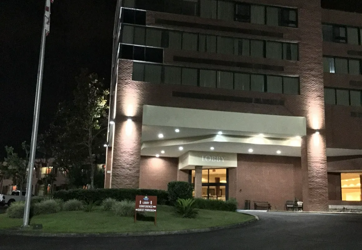 Days Inn & Suites by Wyndham Tallahassee Conf Center I-10 hotel hero