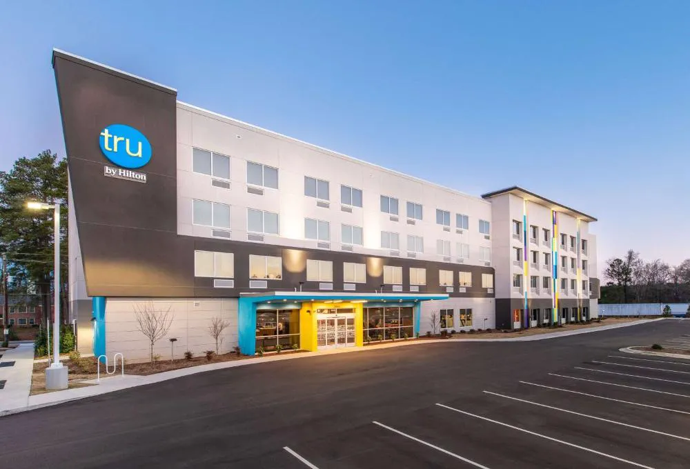Tru by Hilton Fayetteville I-95, NC hotel hero