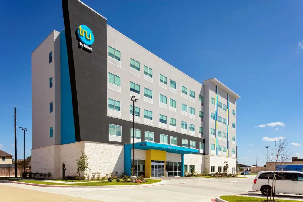 Tru by Hilton Cypress Houston hotel hero