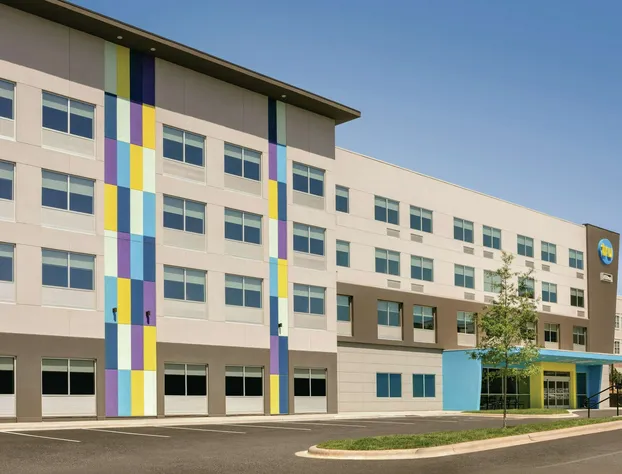 Tru by Hilton Charlotte Ayrsley hotel detail image 1