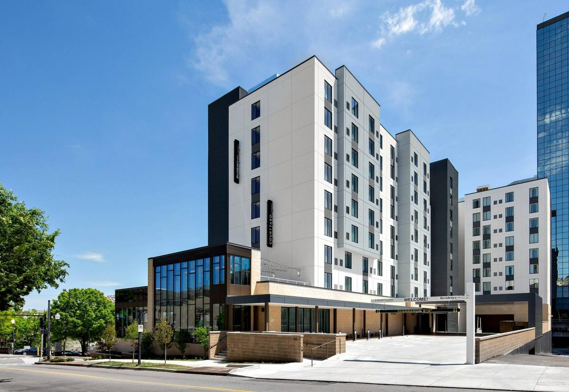 Courtyard by Marriott Knoxville Downtown hotel hero