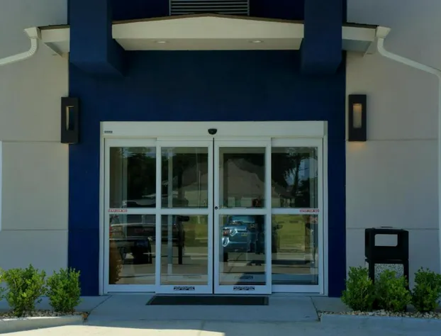 Americas Best Value Inn & Suites Prairieville hotel detail image 1