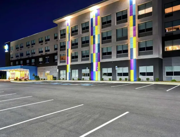 Tru by Hilton Wytheville hotel detail image 1