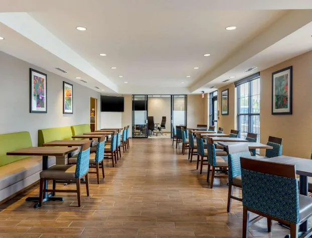 Comfort Inn & Suites Schenectady - Scotia hotel detail image 4
