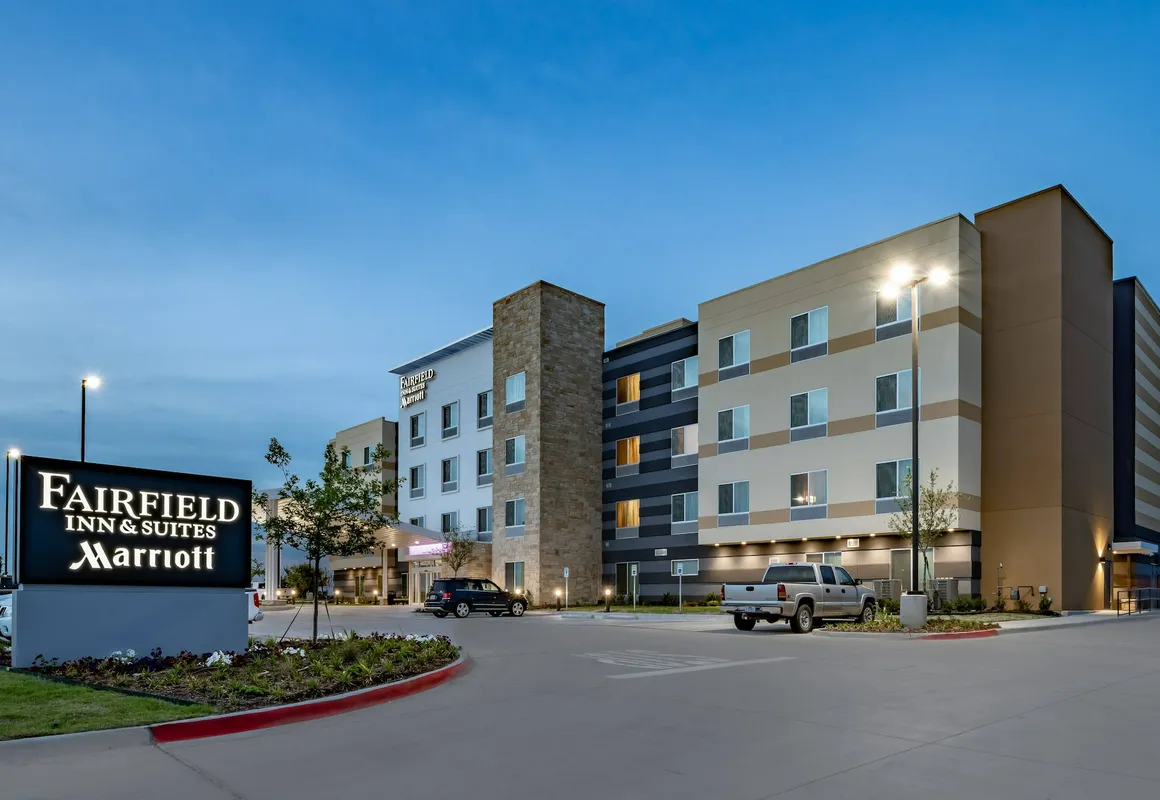 Fairfield Inn & Suites by Marriott Terrell hotel hero