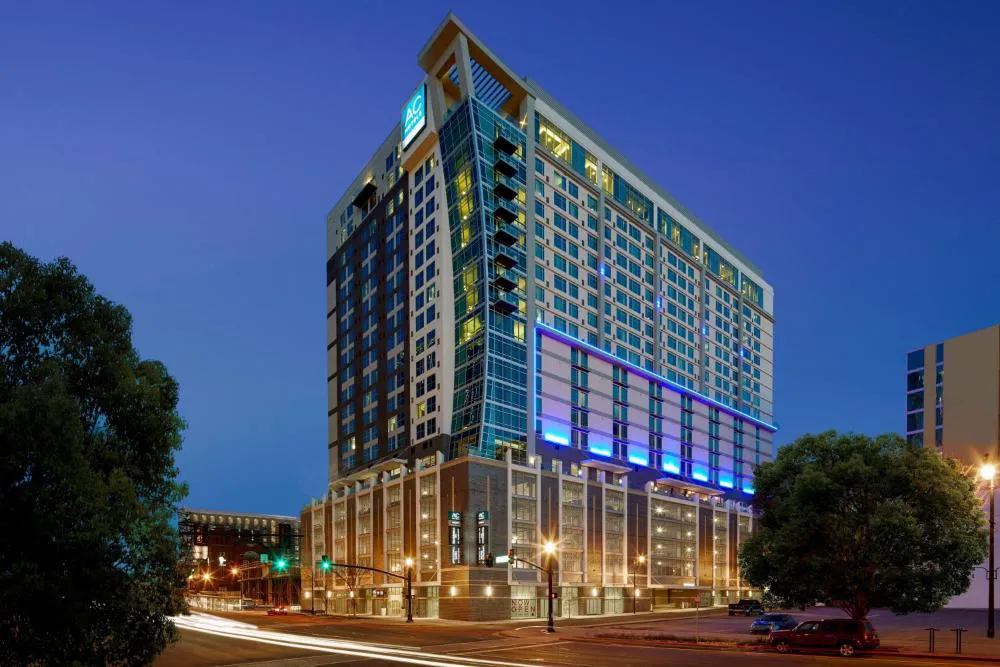 SpringHill Suites by Marriott Nashville Downtown/Convention Center hotel hero