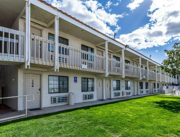 Studio 6 Buttonwillow, CA hotel detail image 3