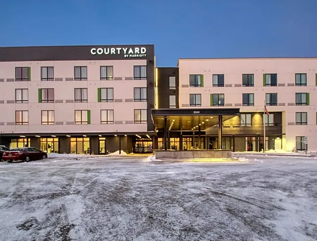 Courtyard by Marriott Fargo hotel detail image 2