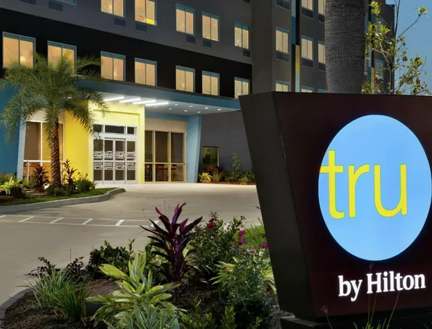 Tru by Hilton Houston Webster NASA hotel detail image 1