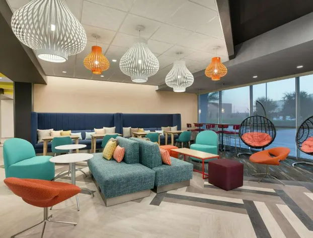 Tru by Hilton Houston Webster NASA hotel detail image 3