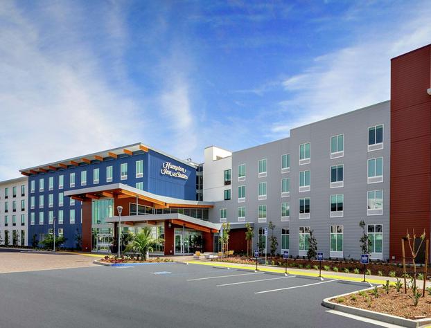 Hampton Inn & Suites San Diego Airport Liberty Station hotel detail image 1