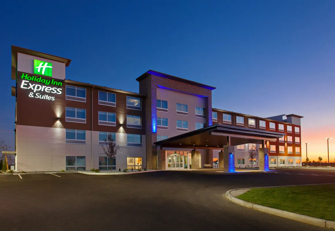 Holiday Inn Express & Suites Moses Lake by IHG hotel hero