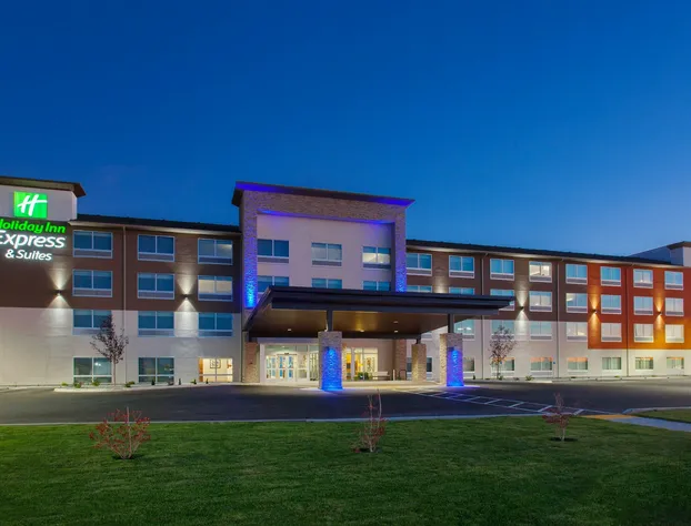 Holiday Inn Express & Suites Moses Lake by IHG hotel detail image 1