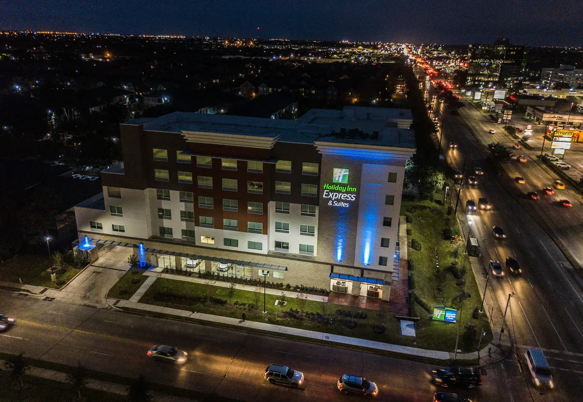 Holiday Inn Express and Suites Houston Westchase - Westheimer by IHG hotel hero