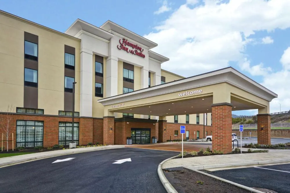 Hampton Inn & Suites Grants Pass hotel hero